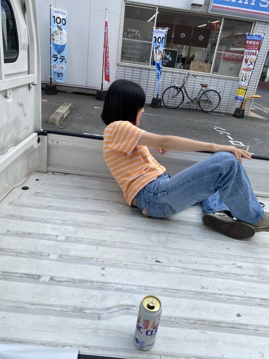 RB_RB1610's tweet photo. 尾道まで行ってもレコ屋しか行かない人達 https://t.co/wtVJzVeWKE