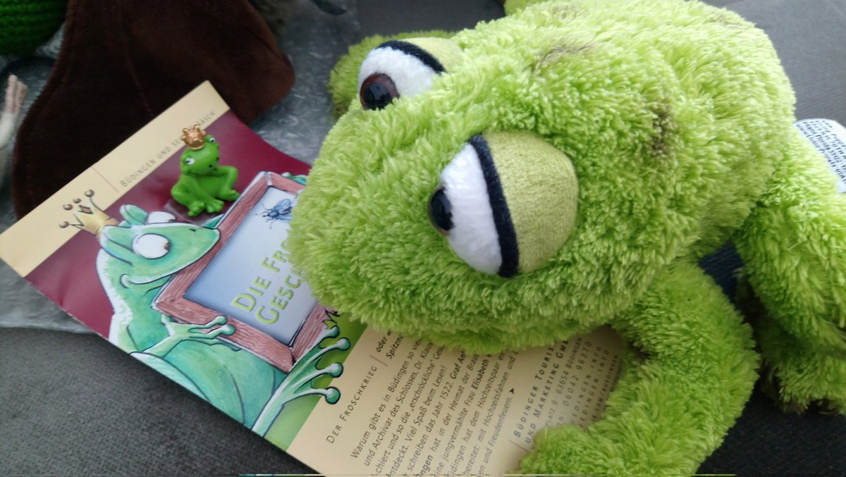 Und Herr Rolf Frosch 🐸 ist von dem Frosch Präsent ganz begeistert 🤩 und bedankt sich bei <a href="/manumaus135/">Manu Maus 🐭🏳️‍🌈</a>
Herr Frosch begrüßt die liebe Perez Maus 🐁🐭auch ganz herzlich.