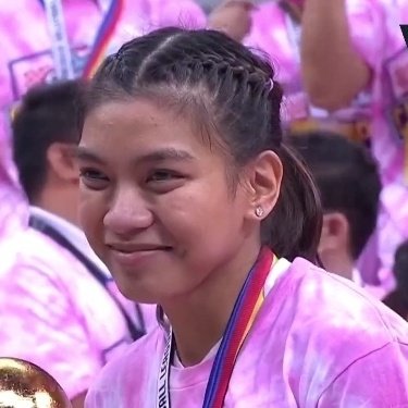 scuntlly's tweet photo. how is alyssa valdez a captain LIKE sheʼs such a softie huhu https://t.co/AvR6hH7yTJ