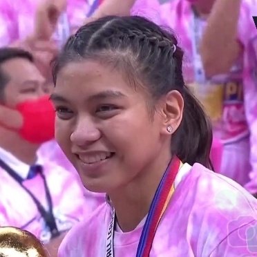 scuntlly's tweet photo. how is alyssa valdez a captain LIKE sheʼs such a softie huhu https://t.co/AvR6hH7yTJ