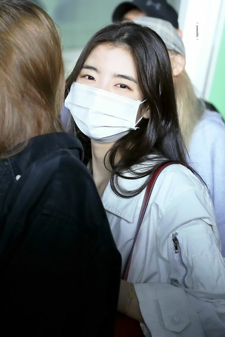 lialand_'s tweet photo. 2019                                       2022 https://t.co/PiMMe1Xfrg