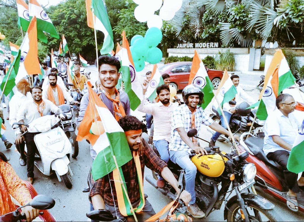 obcjaipur's tweet photo. ओबीसी मोर्चा जिला जयपुर द्वारा प्रदेश कार्यालय शहीद स्मारक तक निकाली गई तिरंगा रैली के कुछ यादगार पल 
#HarGharTiranga 
#AzadiKaAmritMahotsav 
@KumariDiya 
@PMOIndia 
@BJP4Rajasthan 
@BJP4India 
@SharmaRaghavBjp 
@chshekharbjp 
@Sunilkotharibjp 
@BJP4OBCMorcha 
@Chetankumawat23 https://t.co/8OzPjr9gwy