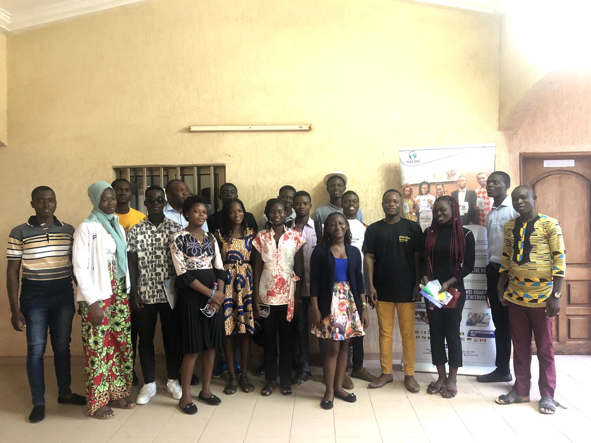 ojedd_global's tweet photo. [ CAFÉ DISCUSSION AUTOUR DES CDN RÉVISÉS AU TOGO ]

À l'occasion de la Journée Mondiale de la Jeunesse, il s'est tenu le vendredi 12 août à #OGreenHub au siège de l'OJEDD #Togo, un café discussion qui réunissait une quinzaine de jeunes autour du thème: " les CDN révisés au Togo". https://t.co/N1VB3A48os