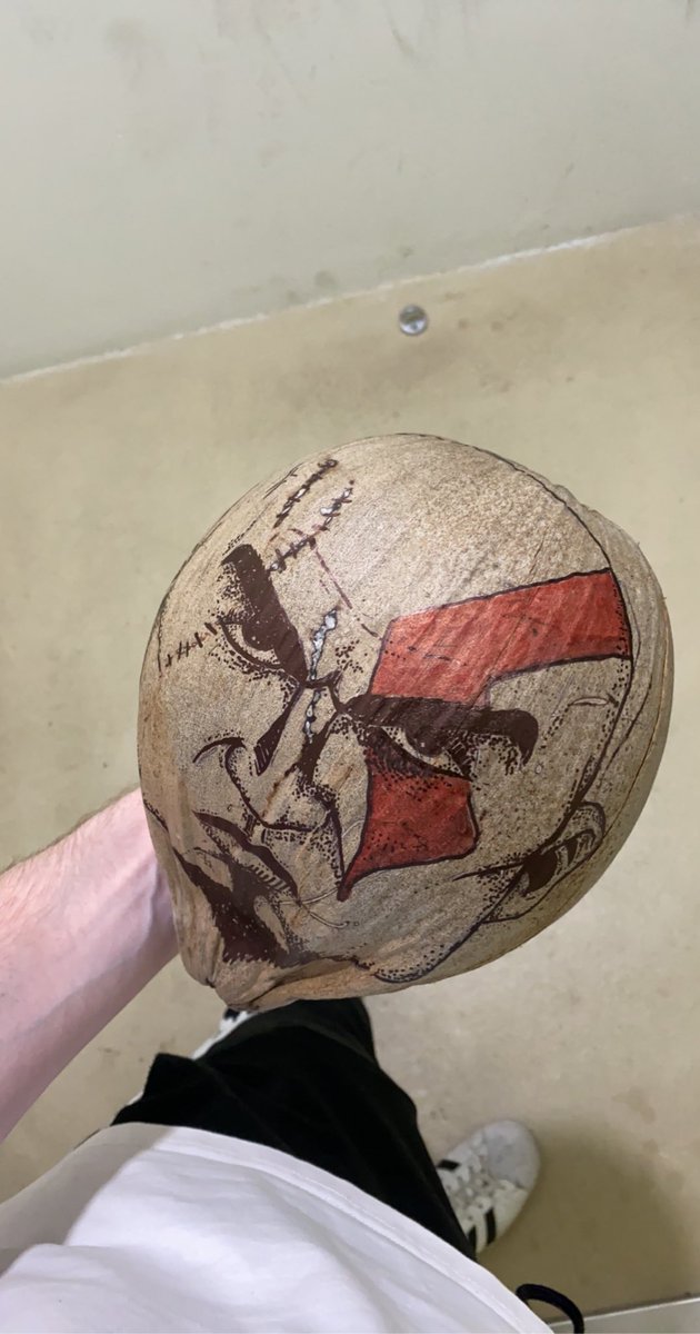 DylanRileyStone's tweet photo. Coconut art just dropped https://t.co/V3y1Doow7z
