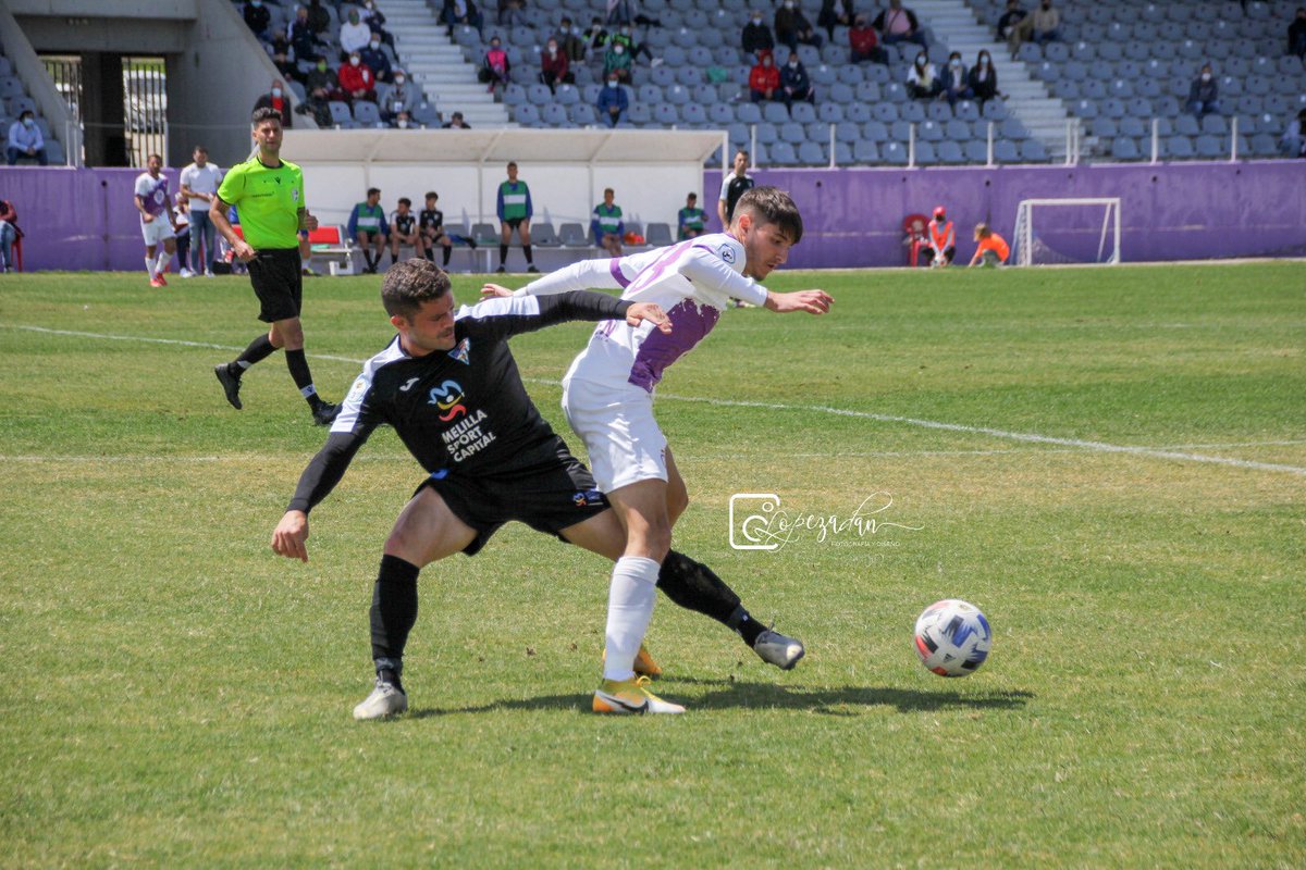 Felices 100 años <a href="/RealJaenCF/">Real Jaén C.F.</a> un orgullo haber podido defender esa camiseta 😁🦎💜