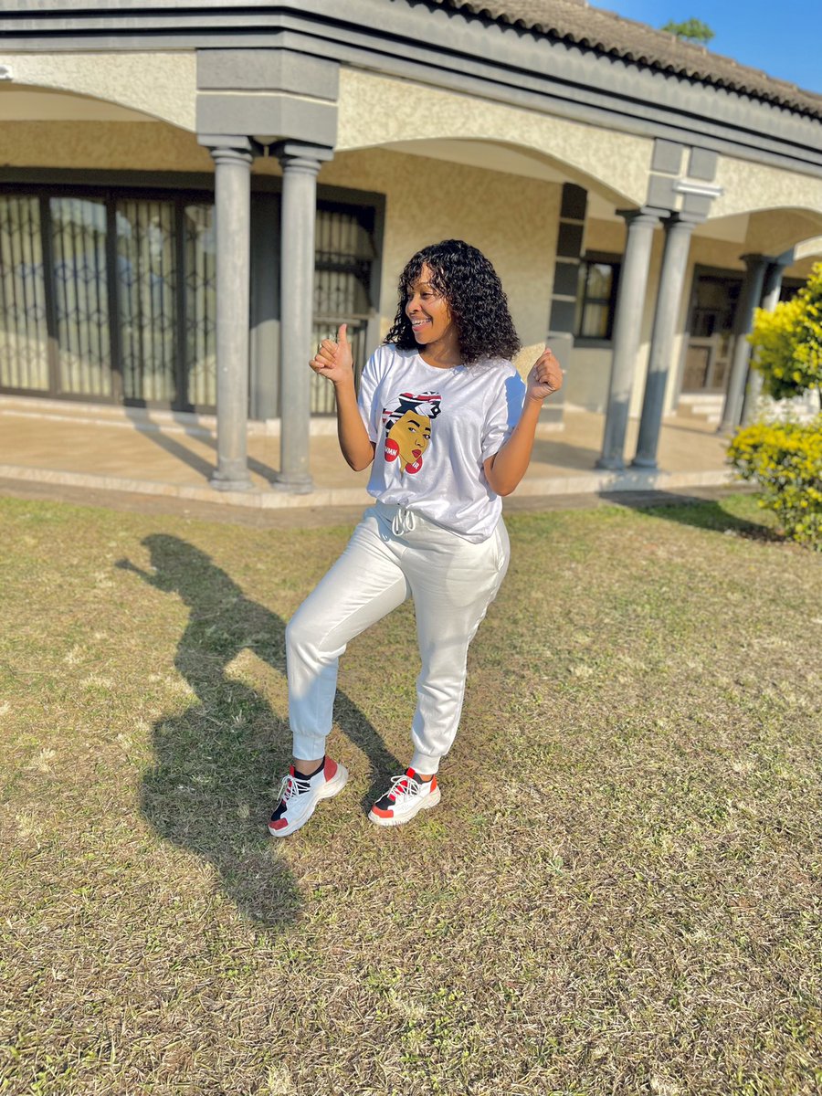 Sibusiwe12's tweet photo. White is always a good idea🤍😍 https://t.co/oCZ2SqdGZo