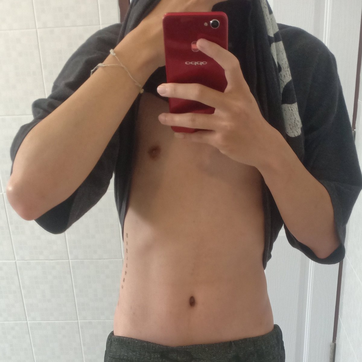 Zneb97565670's tweet photo. ไม่มีหรอกซิกแพคอะ https://t.co/zswR48C9lN