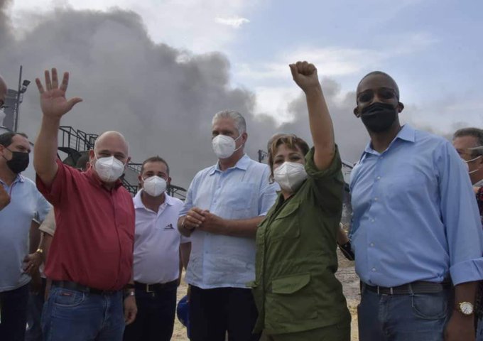 julianpp53's tweet photo. #Cuba es de los cubanos; los que luchamos, la amamos y dispuestos a vivir y morir por ella!
Esa es la diferencia con los apátridas y traidores, que ni en los momentos más difíciles, tan siquiera callan. https://t.co/xohOLlFZA8