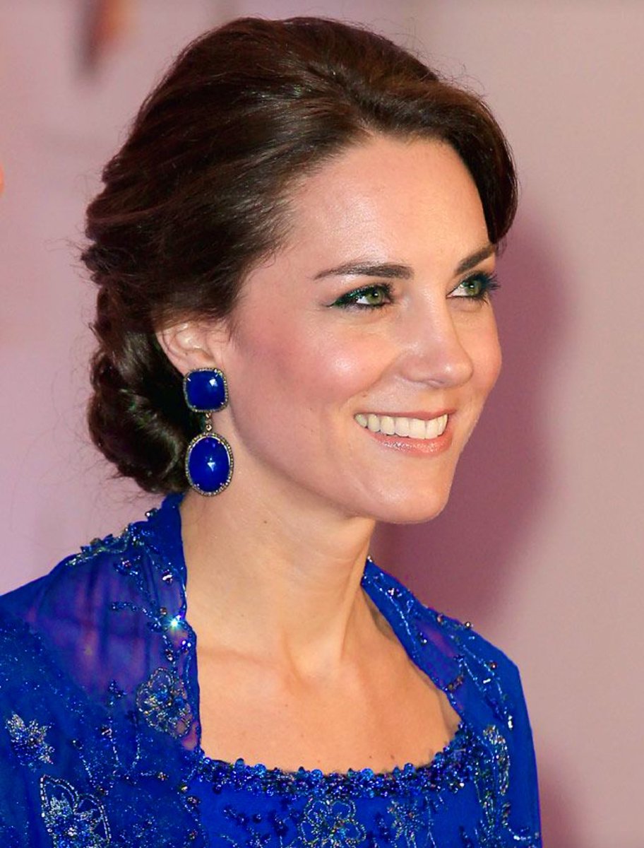 RoyallyBelle_'s tweet photo. She’s ridiculously stunning!🤩

#DuchessofCambridge https://t.co/ZJ6JfLCtJx