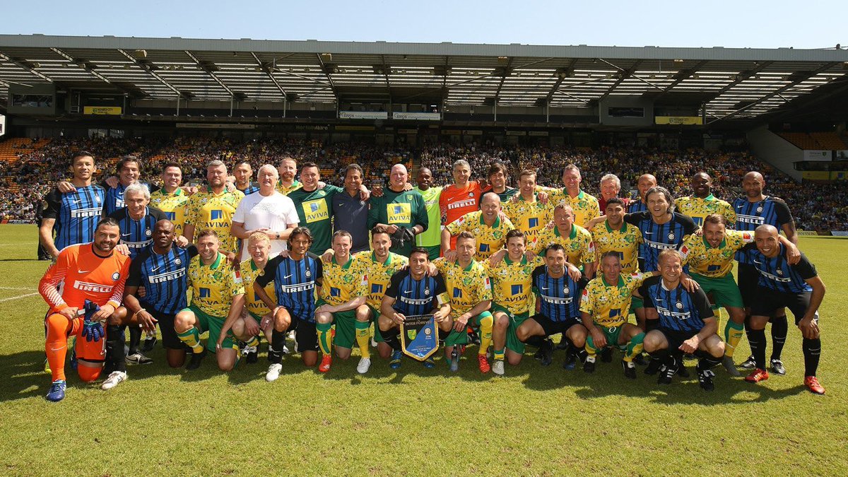 MrGunny1963's tweet photo. So sorry to hear about Rogers passing Laura, he was a great man and I know you and the rest of the family were proud of the work he did at the football club!! #RIPRog #GotIt 📸 https://t.co/Jvfw4Jae0Q