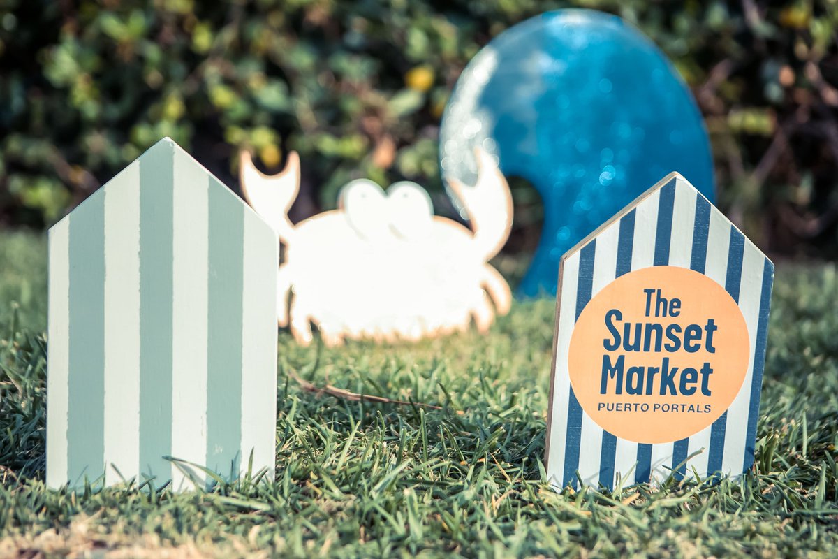 Still a couple of weeks left of 𝐓𝐡𝐞 𝐒𝐮𝐧𝐬𝐞𝐭 𝐌𝐚𝐫𝐤𝐞𝐭 in <a href="/PuertoPortals/">Puerto Portals</a>.  Every Wednesday and Thursday in August, from 18:00 to 00:00.  Summer shopping with food and drink to refresh and revive... 🛍️

#PuertoPortals #SunsetMarket #CraftMarket #EventsMallorca