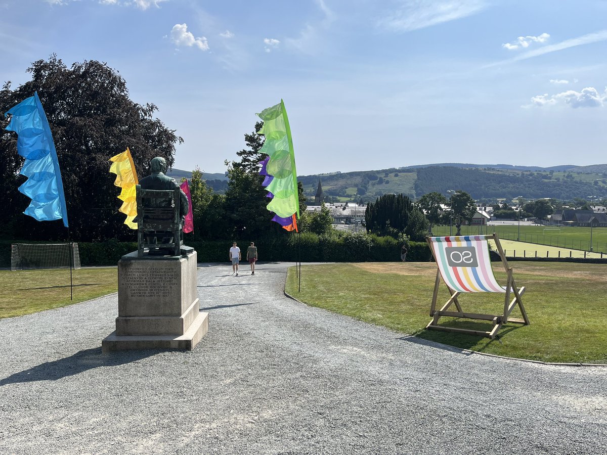 Back in my fave place <a href="/SouledOutCymru/">Souled Out</a> <a href="/ColegyBala/">ColegyBala</a>. Laters, London