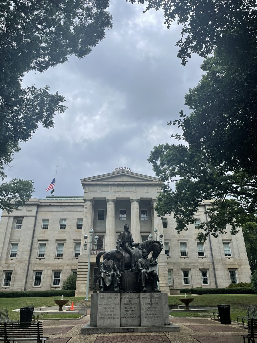 MissWebbNC's tweet photo. What a Capitol building! 🏛
North Carolina state Capitol building everyone! @ParticipateLrng #unitingworlds #culturalexchange #livingabroad #exploring https://t.co/3Go7XqE6Xg