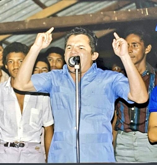 MelloCastroG's tweet photo. Lamento con pesar el fallecimiento de Don Alfonso Campo Soto, un gran líder conservador, que en su vida pública representó con creces a Valledupar y el Cesar. Dios lo tenga en su gloria.
A toda su familia, un abrazo de fortaleza en estos momentos. 
 @JuanmaCampo @AlfonsoCampoM https://t.co/yKvwljCuh0