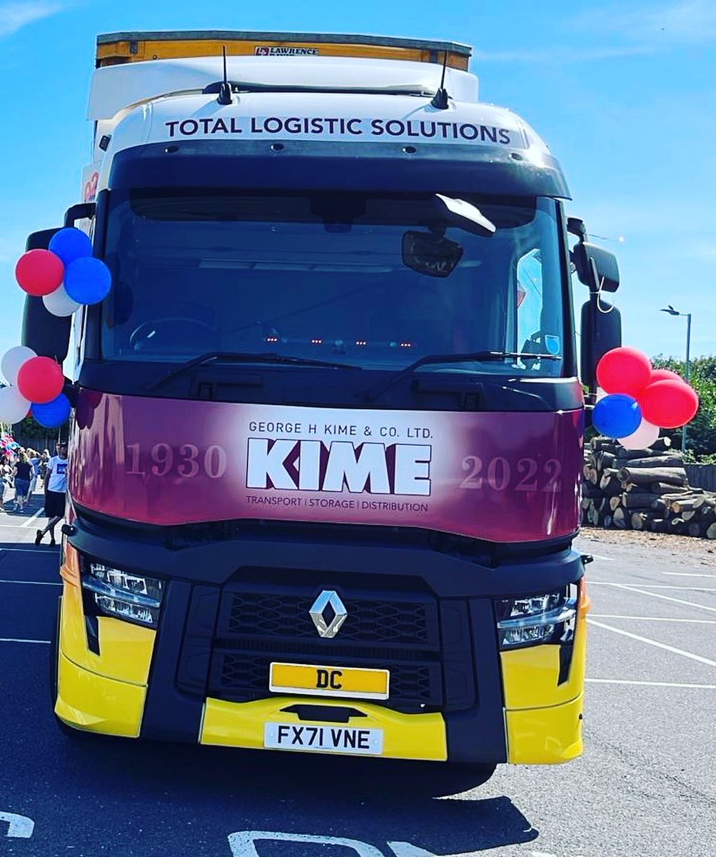 GHK1930's tweet photo. It’s our pleasure to help out and be apart of the Skegness Carnival 2022!
Hope everyone is having a fantastic day!
#carnival #skegness #skegnesscarnival #doingourbit #tpn #thepalletnetwork #haulage #fleet #transport #storage #distribution #lorrydriver #lorries #hgv #articlorry https://t.co/yjIY3oyJf2