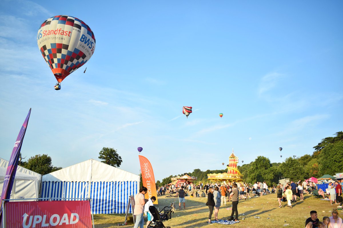 Dawson_PW's tweet photo. #BristolBalloonFiesta @bristolballoon @bbcrb @BBCBristol A great morning at the Bristol International Balloon Fiesta's final mass ascent of 2022! https://t.co/jGEY6QGxBK
