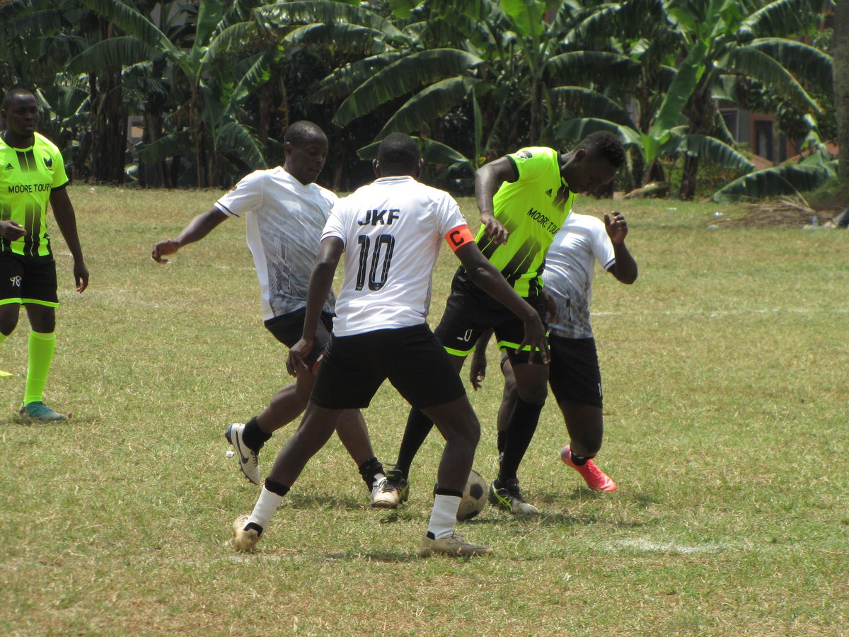 DH Expendables players dismantle JFK defence. What's your prediction? Will the Champions keep their winning streak? #MELSeason2