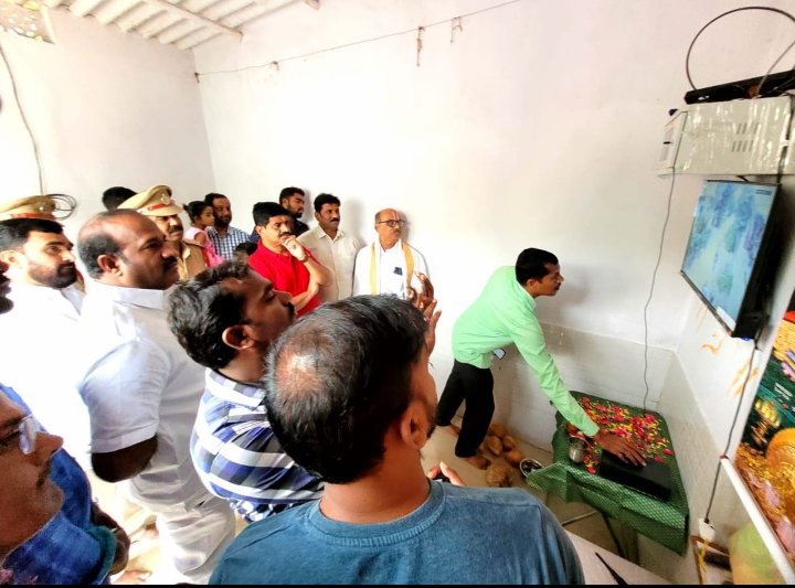 DeputyMayorpmc's tweet photo. పీర్జాదిగూడ మున్సిపల్ కార్పొరేషన్ పరిధిలోని 6వ డివిజన్ లోని బాలాజీ  రెసిడెన్షియల్ లో సీసీ కెమెరాలు  ప్రారంభించడానికి  ముఖ్య ఆతిధులుగా  గౌరవ మేయర్ జక్క వెంకట్ రెడ్డి  గారు , *గౌరవ డిప్యూటీ మేయర్ కుర్ర శివ కుమార్ గౌడ్* గారు ,విచ్చేసారు. https://t.co/zIs8QpJjc1