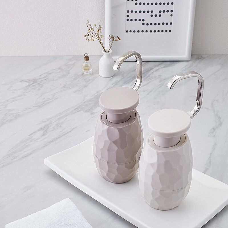 fqwatersaver's tweet photo. At FengQi International Limited, our dedicated QC team ensures the quality from materials selection to competition. https://t.co/Scyuc2wvSO #sensoractivatedsoapdispenser #autosensorsoapdispenser https://t.co/2w6MgpTF3T