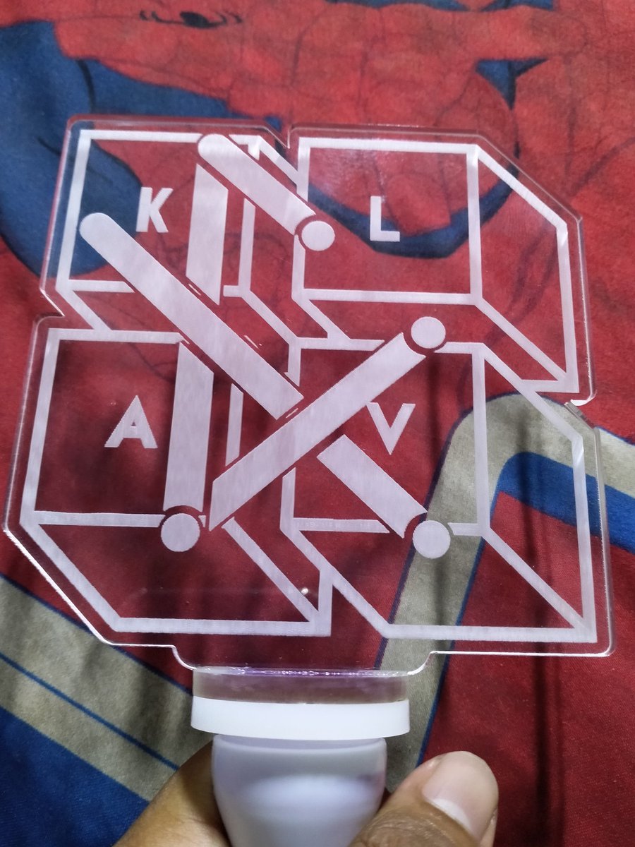 CharacterofR's tweet photo. Frustasi nyari lightstick f(x) D4DS in japan gk nemu2 akhirnya bikin sendiri dan ternyata bagus juga hasilnya beda di pengangannya aja 😁
#fx #에프엑스 #fxlightstick #kpoplightick #MeU #dimension4dockingstation #klav #lightstick #PERIWINKLE https://t.co/FImagxUg5B