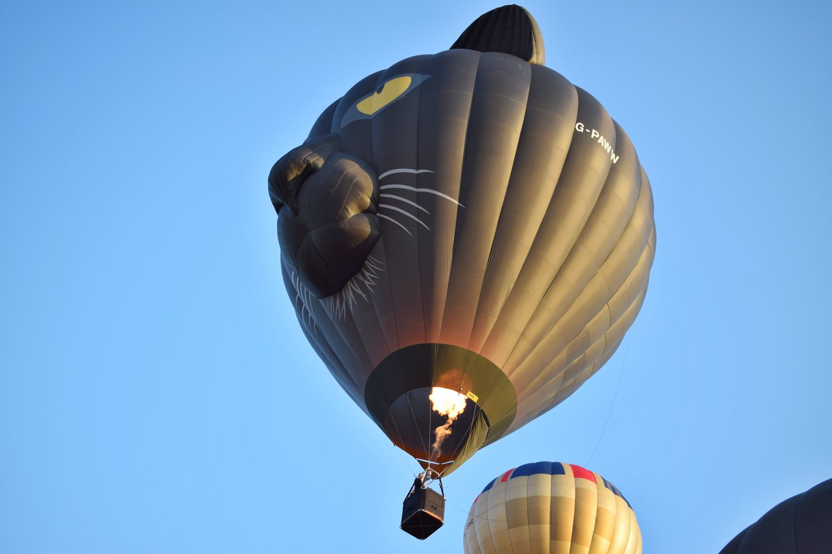 Dawson_PW's tweet photo. More photos #BristolBalloonFiesta @bbcrb @BBCBristol @bristolballoon https://t.co/VRECpDEiNf