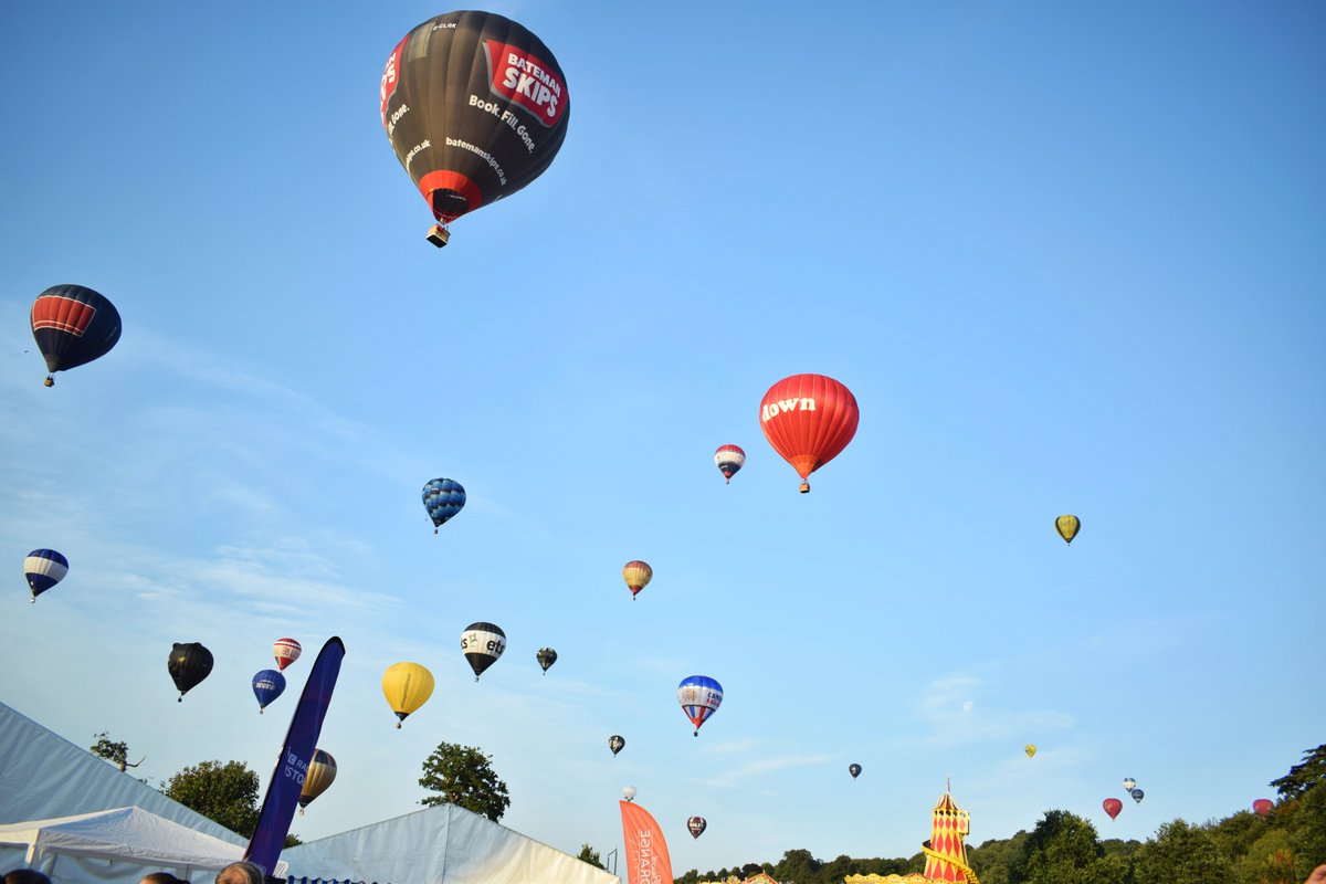 Dawson_PW's tweet photo. More photos #BristolBalloonFiesta @bbcrb @BBCBristol @bristolballoon https://t.co/VRECpDEiNf
