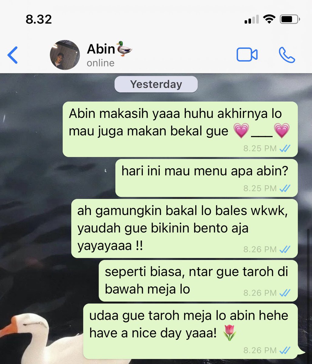 Please dont be in love with someone else. 

Mark Lee two tweet Au 

1.