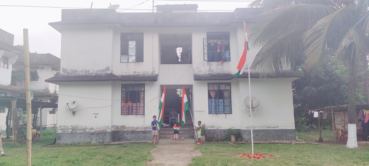 Omprakash6482's tweet photo. #AzadiKaAmritMahotsav
#HarGharTiranga
#HarGharTirangaAssam
@20THAPIRBN

Family quarter of 20AP(IR)BN https://t.co/HnZCWkggPh