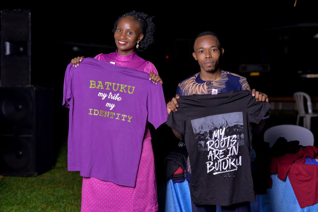 EkoomiB's tweet photo. Dear Members,
Thank you for the continued support towards the development of the Batuku community, Thank you for the big turn up. The purpose of the dinner was to get together after a long time, Thank you Hon @mugarra, @Ronkawamara, @KamanziCollin, @RugumayoE, @DaggieKawamara https://t.co/P1n23eYy3s