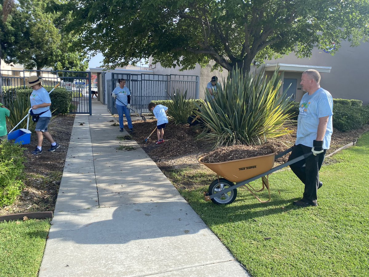 Thank you to all our incredible School Beautification Day volunteers! The campus is ready for our students to return on 8/24/22! <a href="/SSDKristin/">Kristin Baranski, Ed.D</a> <a href="/pathwayscc/">Pathways Church</a>