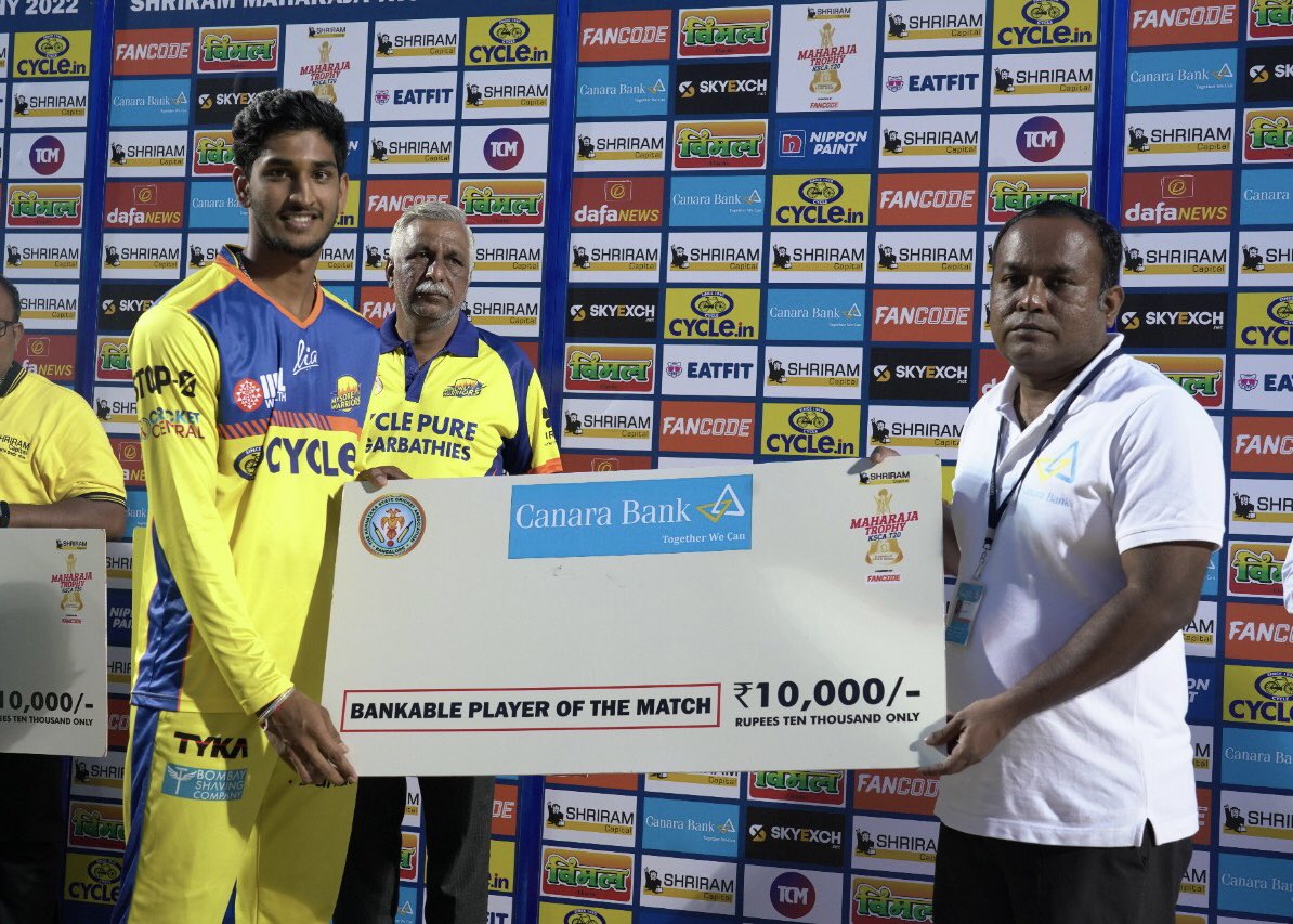 maharaja_t20's tweet photo. Canara Bank Bankable Player of The Match between Shivamogga Strikers and Mysore Warriors is  Vidyadhar Patil!

@mysore_warriors 

#SSvsMW #MaharajaTrophy #KSCA #T20 #Cricket #Karnataka #IlliGeddavareRaja
#ಇಲ್ಲಿಗೆದ್ದವರೇರಾಜ https://t.co/aE33T0uXAq