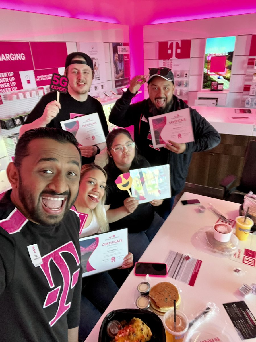 Ejazsaiyed's tweet photo. Fun times for #DareDevils during Network Graduation Party! We are ready to show WHY WE ARE THE BEST IN CONNECTING CUSTOMERS TO THEIR WORLD! πͺ #5G #NetworkUniversity @TheSlocomotive @tobiastjones @cjgreentx @TracyNolan_ @JonFreier @MikeSievert https://t.co/tDk50G9hpk