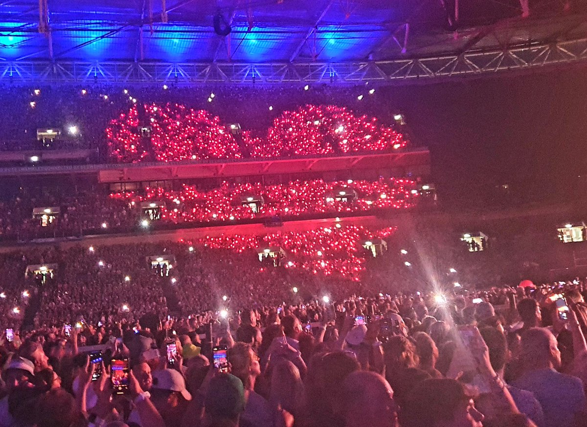 NixAllan's tweet photo. First gig since 2019. First time at Wembley. Absolutely blown away! #Epic @coldplay @wiffygriffy @HERMusicx @CraigDavid #ColdplayWembley https://t.co/VGmJxeqyc3