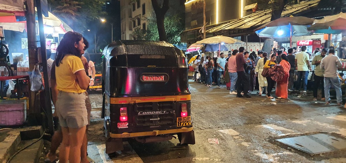 ShethBhumit's tweet photo. @CPMumbaiPolice @MulundPolice @MTPHereToHelp
Location Dr Ambedkar road &amp; P K road corner opp to kalidas natya mandir Mulund West because of many food stalls at this corner too much traffic &amp; wrong parking done by people &amp; due to this all resident &amp; senior citizens are troubled https://t.co/ftzZqkKJPo