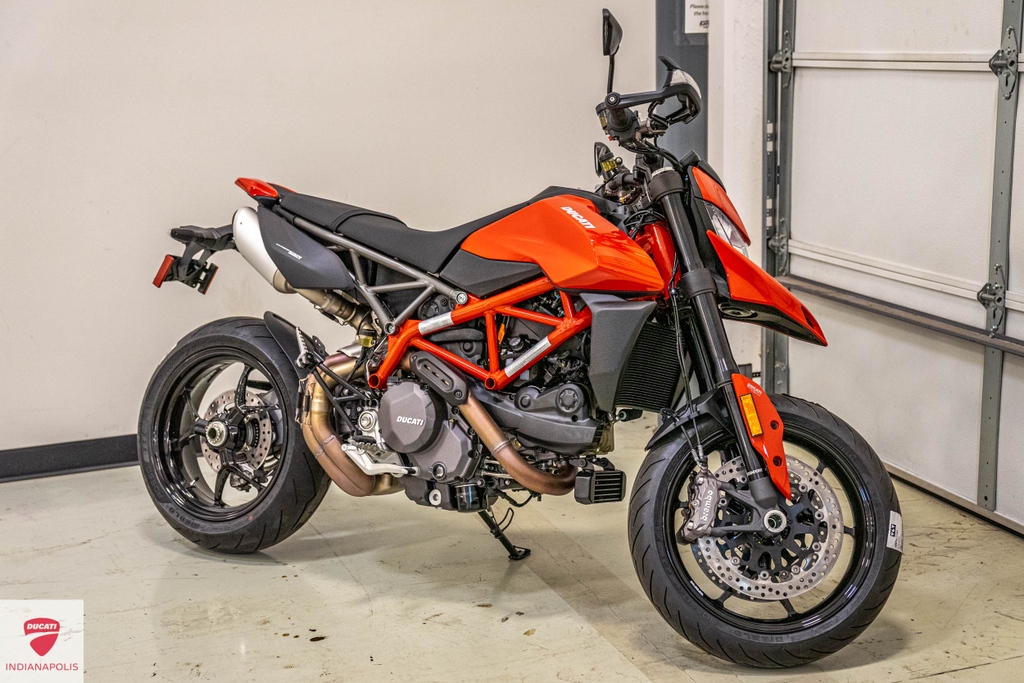 RahalDucati's tweet photo. Grab your helmet. It's time to ride!
Hypermotard 950
📞(317) 350-2030
📧Sales@Rahalducati.com
#RahalDucati #DucatiIndy
#Ducati #DucatiUSA #DucatiCorse
#HyperMotard https://t.co/G2FGf9HzHO