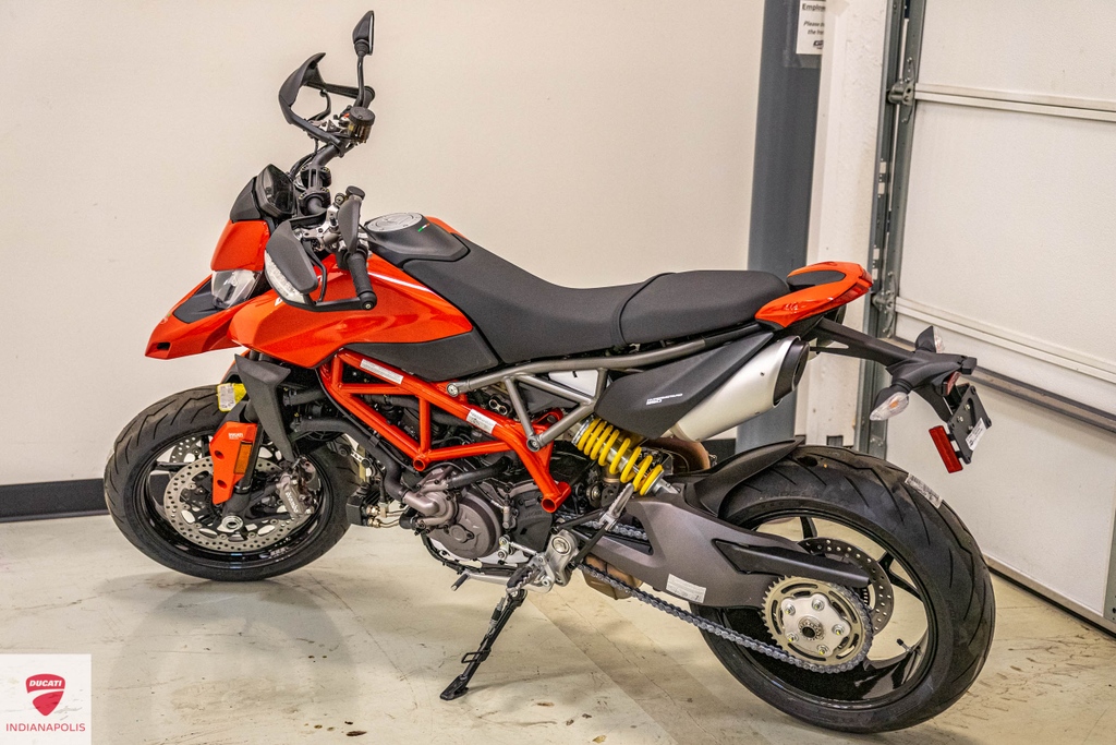 RahalDucati's tweet photo. Grab your helmet. It's time to ride!
Hypermotard 950
📞(317) 350-2030
📧Sales@Rahalducati.com
#RahalDucati #DucatiIndy
#Ducati #DucatiUSA #DucatiCorse
#HyperMotard https://t.co/G2FGf9HzHO