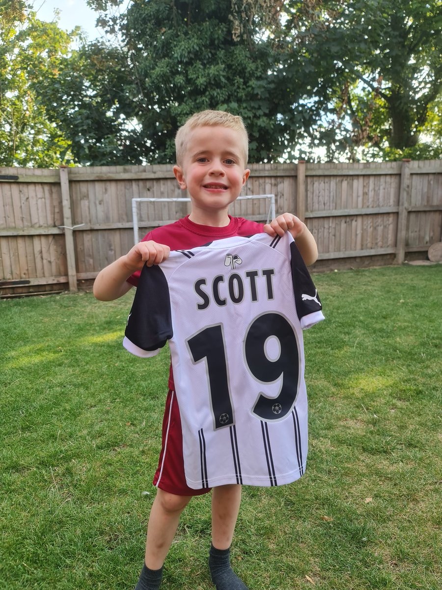 iain_swift's tweet photo. Jenson chuffed with his new shirt for being a good boy in the holidays! 

@magpies_history @Official_NCFC @scottcedwyn_ https://t.co/PDcXf9g86h