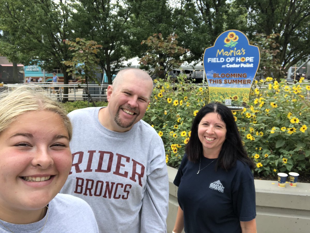Olsenj05's tweet photo. End of summer trip to @cedarpoint before school starts #rollercoasters #Sumer2022 https://t.co/P2Td5bg5n4