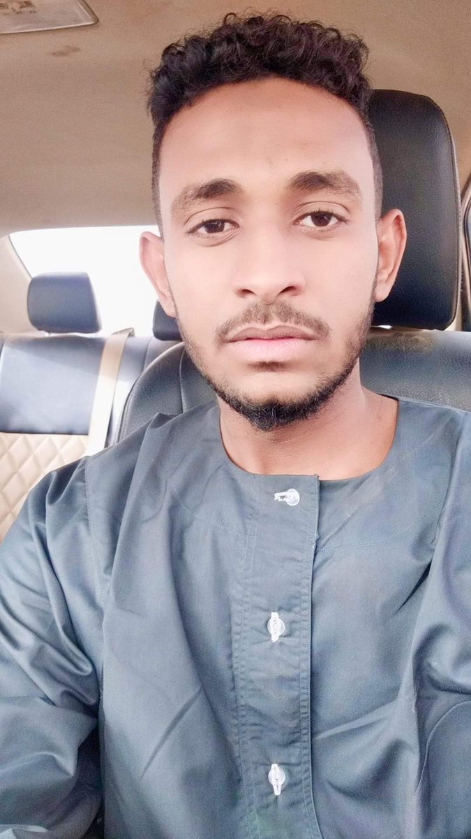 أما القريب فقال
 اقتلوا يوسف
وأما الغريب فقال  
أكرمي مثواه
إن الحب رزق وإنك لا
تعرف في أي قلب رزقك❤️