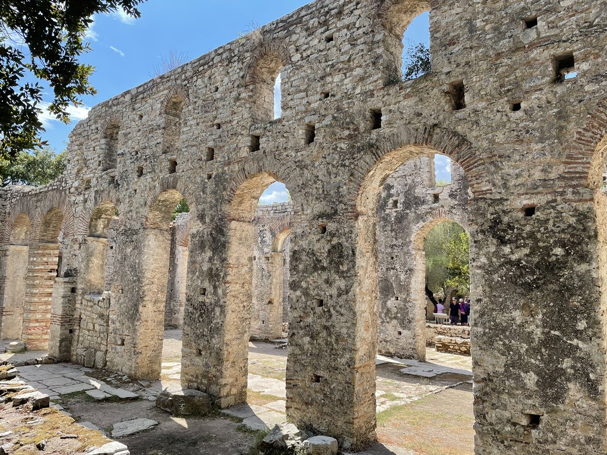 rafazarmi's tweet photo. #butrinto #albania 🇦🇱 La Mezquita-Catedral de Córdoba en Albania! 😂 https://t.co/qRLB1jAAVu