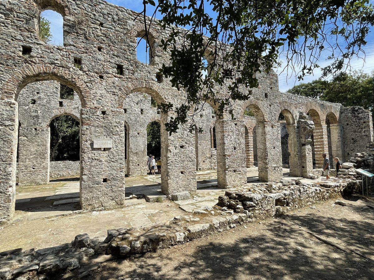rafazarmi's tweet photo. #butrinto #albania 🇦🇱 La Mezquita-Catedral de Córdoba en Albania! 😂 https://t.co/qRLB1jAAVu