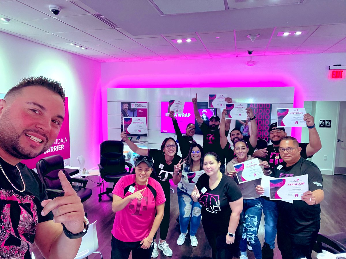Mrey23's tweet photo. The Mighty Loop is 5G Network Certified and ready to deliver on Total Experience with every customer! #5G #Tmobile #FLEast #Experience5G @cjgreentx @TracyNolan_ @JonFreier https://t.co/IJaZjDf3Jt