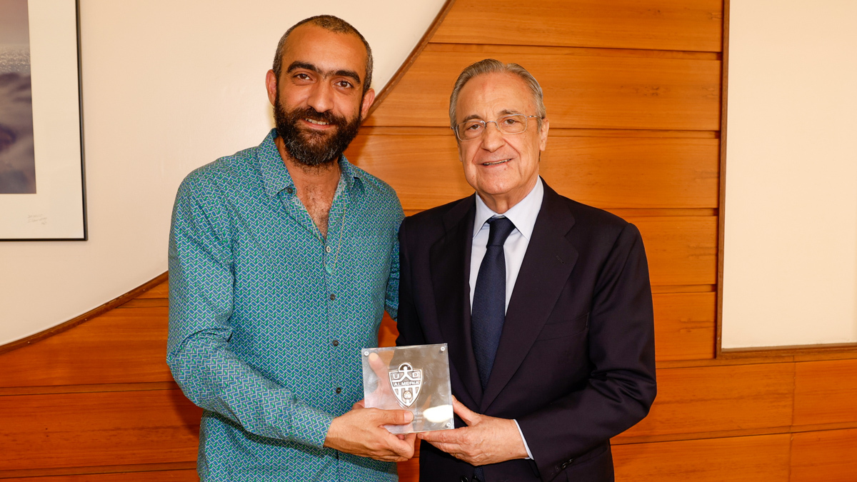 realmadrid's tweet photo. Florentino Pérez y Mohamed El Assy, director general de la @U_D_Almeria, presidieron el almuerzo oficial que se celebró antes del partido.
#RealMadrid https://t.co/iR66KekDsJ