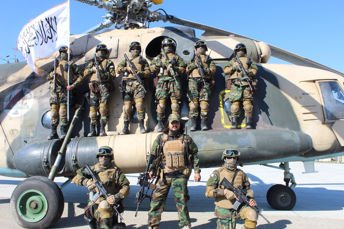 زه هم په خپل وار د هیواد د اسلامی اردو د یو مجاهد په حیث ټولو هغه شازلمیو ته چې په دې لار کښې شهیدان شوی تبریکې وایم او بیا د افغانستان ټول مجاهد پروره ولس ته۔
 الله ج دې ستاسې قربانۍ په خپل دربار کښې قبولې کړې
#داسد۲۴مه