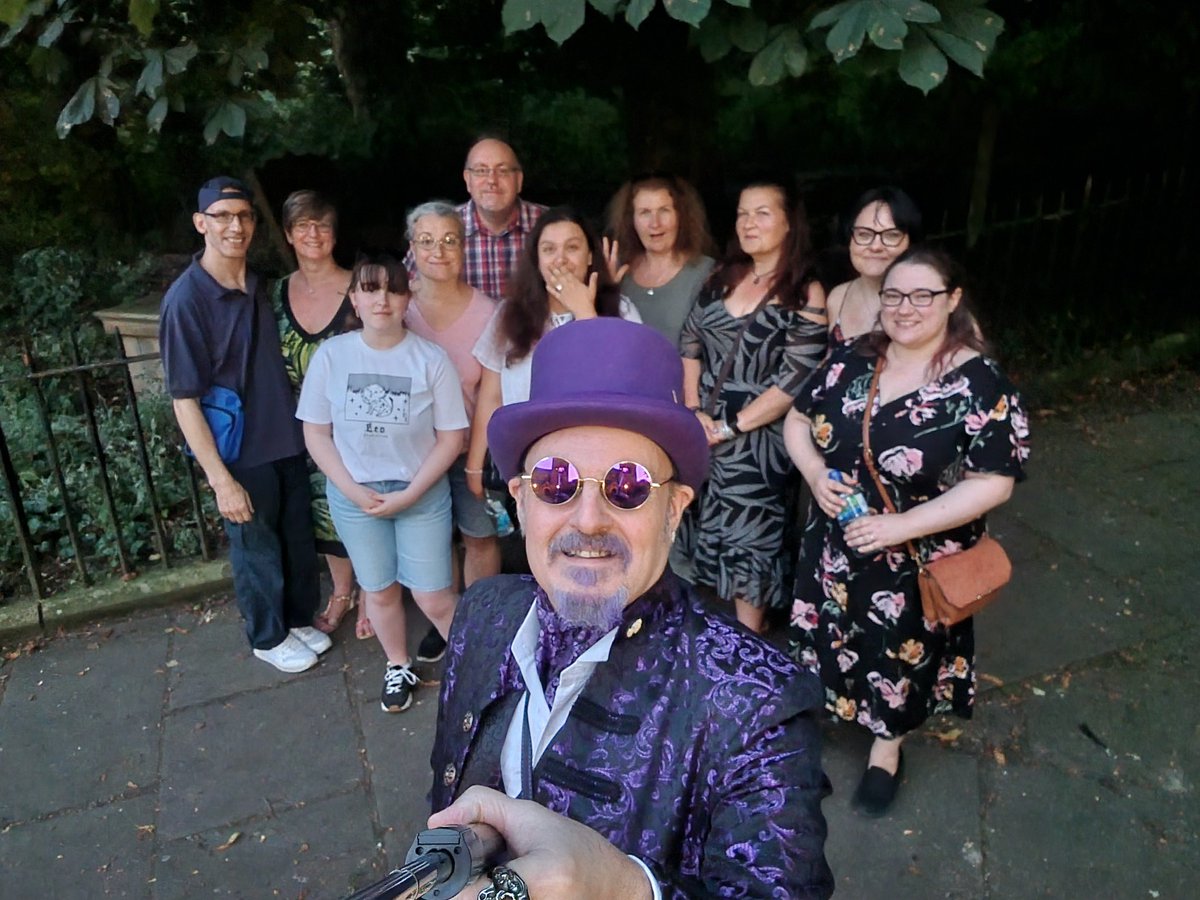 HauntedHaworth's tweet photo. Last night's parade of pretty phantoms from the Haunted Haworth ghost walk ๐ป๐๐
#ghostwalk #paranormal #storytelling #graveyard #ghoststories #spooky #itsgettingdarker #jackdaws #gravestones #ghosts #hauntedhaworth https://t.co/RLxK4iNpTF