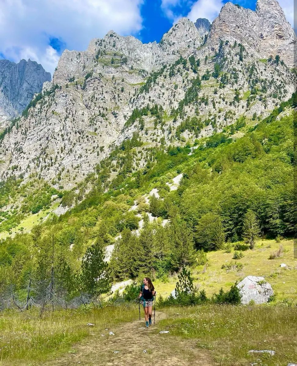 peaksofthebalka's tweet photo. Talk about gorgeous way to spend two weeks 🏞️💚
°
@thxpal 👌
°
#mountains #hiking #hikingadventures #hikingtrails #mountainexperiences #travel #travelphotography #nature #naturelover #experiences #outdoors https://t.co/8Nb57dRizX