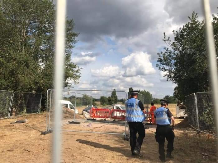 SkyLark95678801's tweet photo. HAPPENING NOW 👀
A group of climate activists have dug a tunnel and are disrupting the @exxonmobil aviation fuel pipeline works at Chertsey in #Surrey beside the #M25 to
#StopTheSLP Twitter https://t.co/4an5TpLGgf