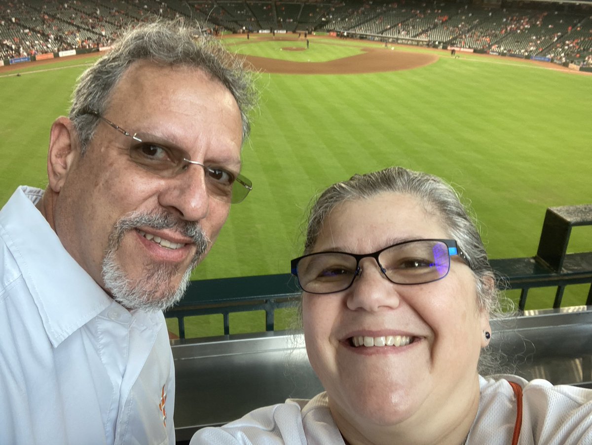 MicheleSCroft's tweet photo. Sunday Funday at the ballpark!  Go Astro’s!#LevelUp https://t.co/Rw3lF5JuNU