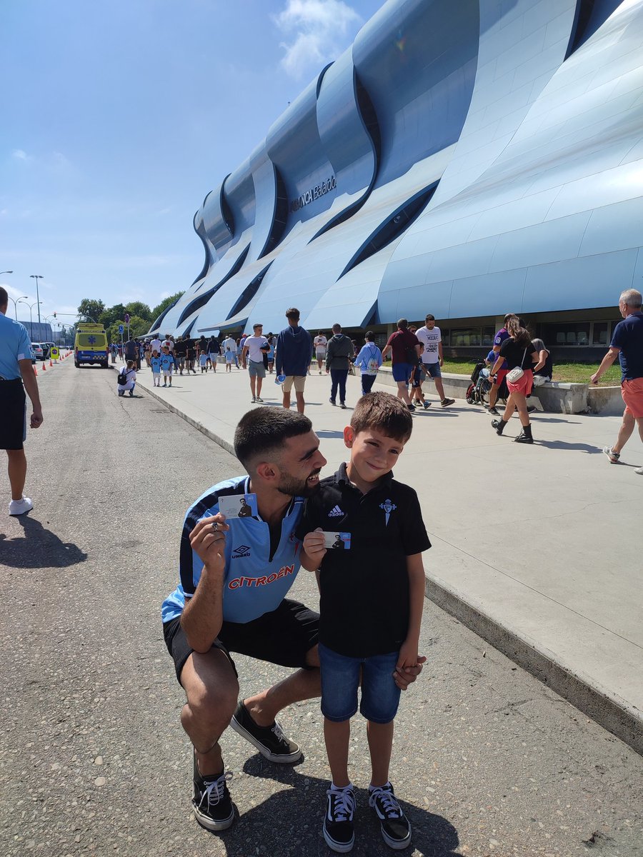 DPretel13's tweet photo. Onte foi un día moi especial, vou ter acompañante ao meu lado en Balaidos toda a tempada 😊✌🏻 @RCCeltaGL https://t.co/no0X2PD5Mg