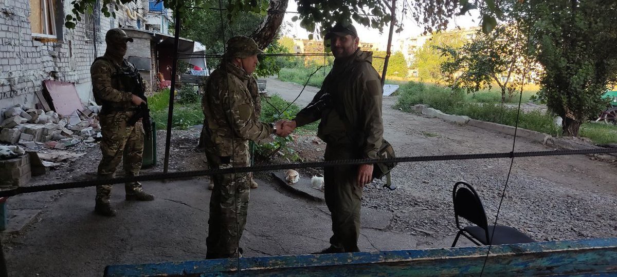 AricToler's tweet photo. A few days ago, the Grey Zone (RSOTM) Telegram channel posted photos of a visit to the so-called Wagner HQ in the Donbas (Popasna). Prigozhin may have been there.

The photos were apparently easy to geolocate. Ukraine destroyed it in a HIMARS strike today. https://t.co/dZCh3oqhpH https://t.co/ejkCLDRlrX